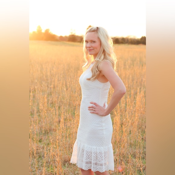 White lace dress from Francesca’s, size medium - Picture 2 of 2